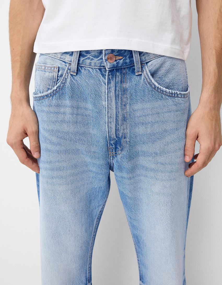 FLARED JEANS