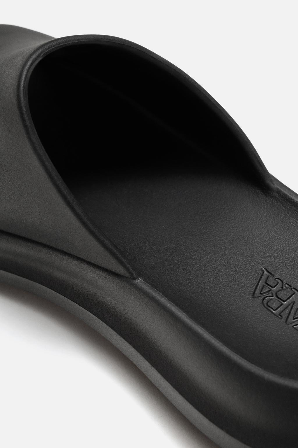 CHUNKY POOL SLIDERS