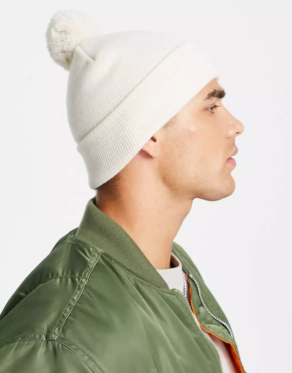 GIBSLAND BOBBLE BEANIE IN WHITE