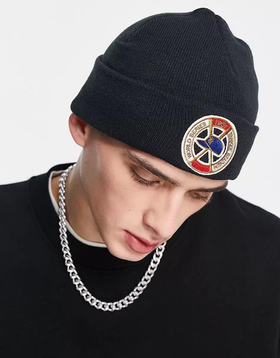NEW YORK YANKEES SERIES BEANIE IN NAVY