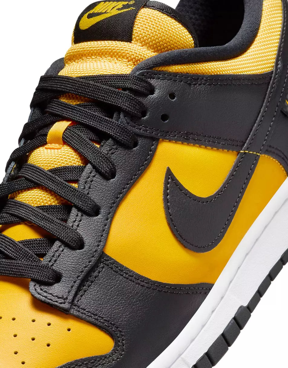 DUNK LOW FS TRAINERS IN YELLOW AND BLACK
