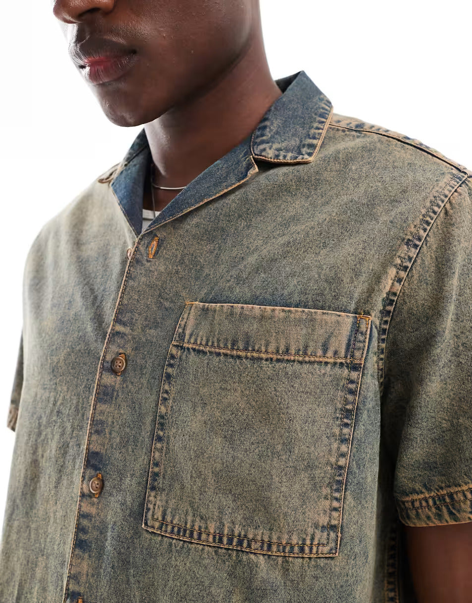 RELAXED REVERE WASHED DENIM SHIRT IN BROWN