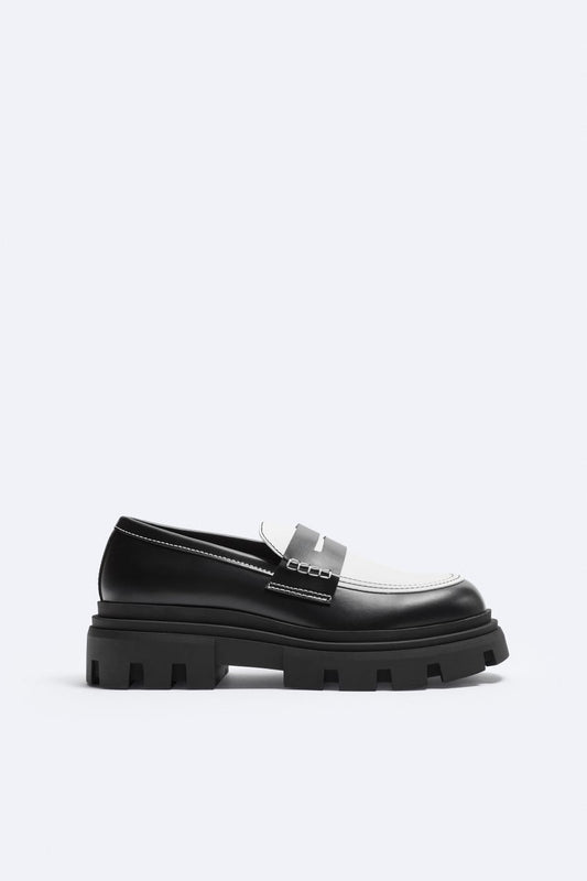CONTRAST PENNY STRAP LOAFERS