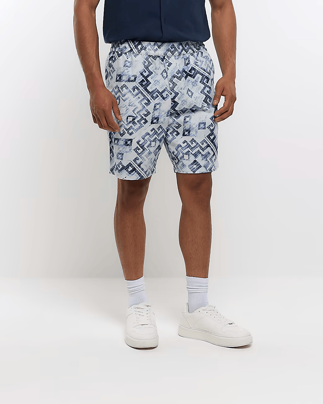 BLUE REGULAR FIT GEOMETRIC PRINT SHORTS