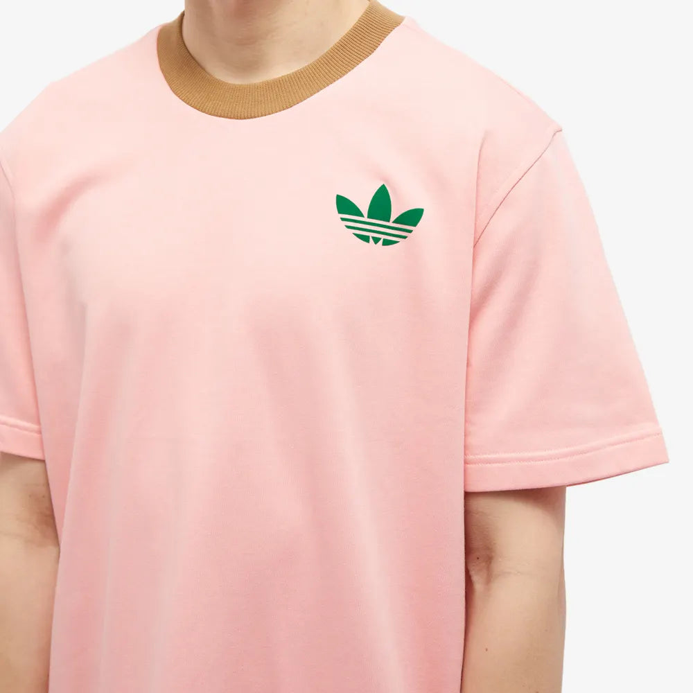 Adicolor 70s tee, Trefoil logo tee, Retro-inspired tee, Adidas tee, Short-sleeved tee, Unisex tee, Comfortable tee, Cotton tee, Regular fit tee, Casual tee,