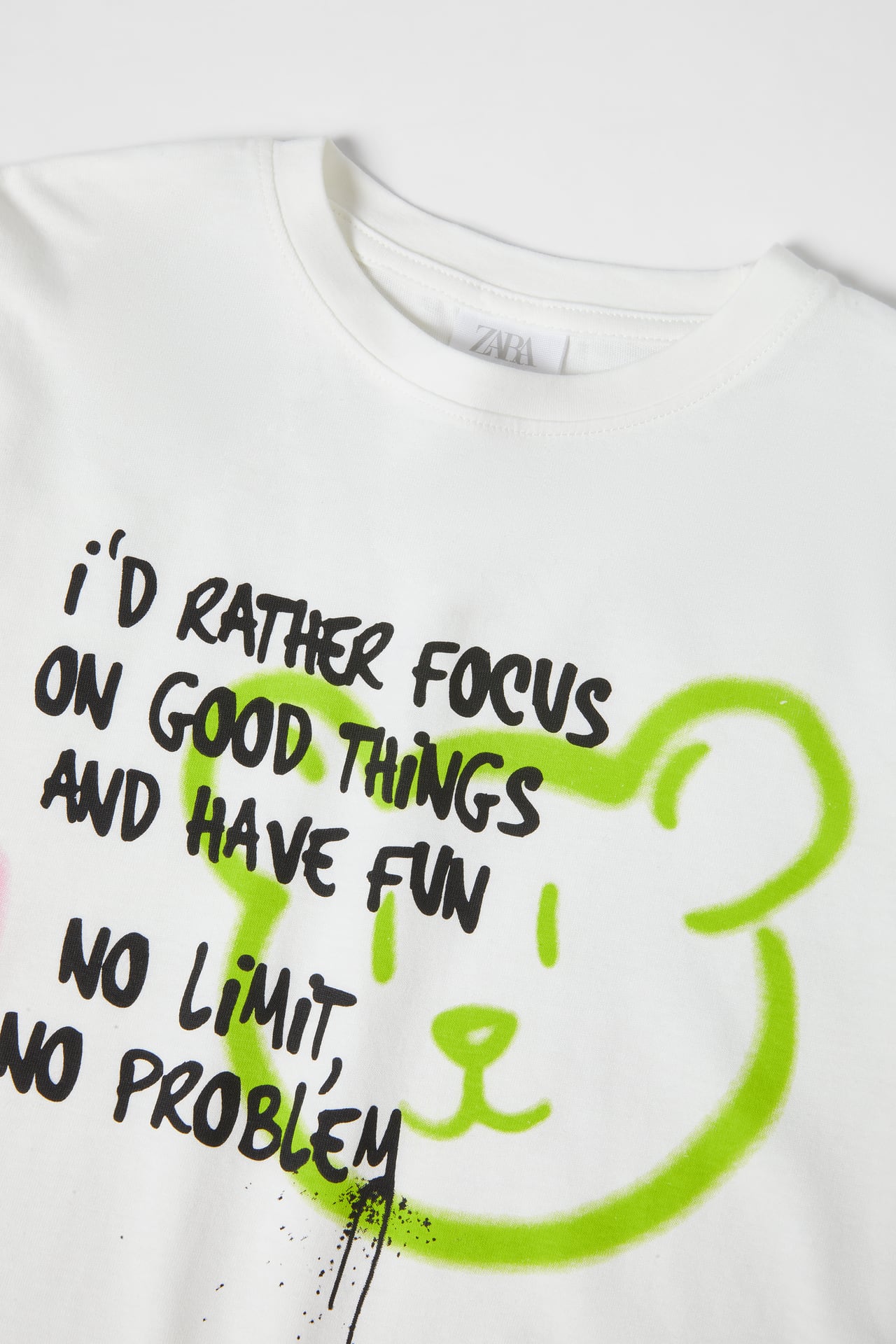 GRAFFITI PRINT T-SHIRT