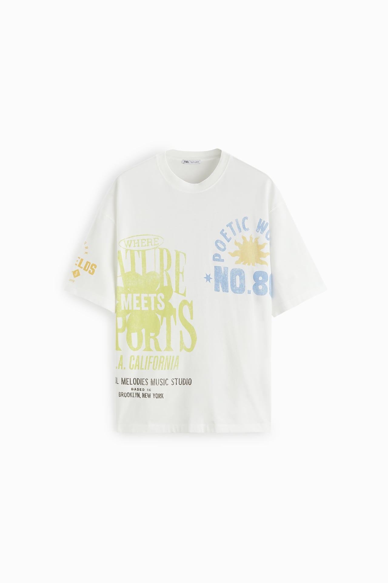 T-SHIRT WITH PRINTED GRAPHICS