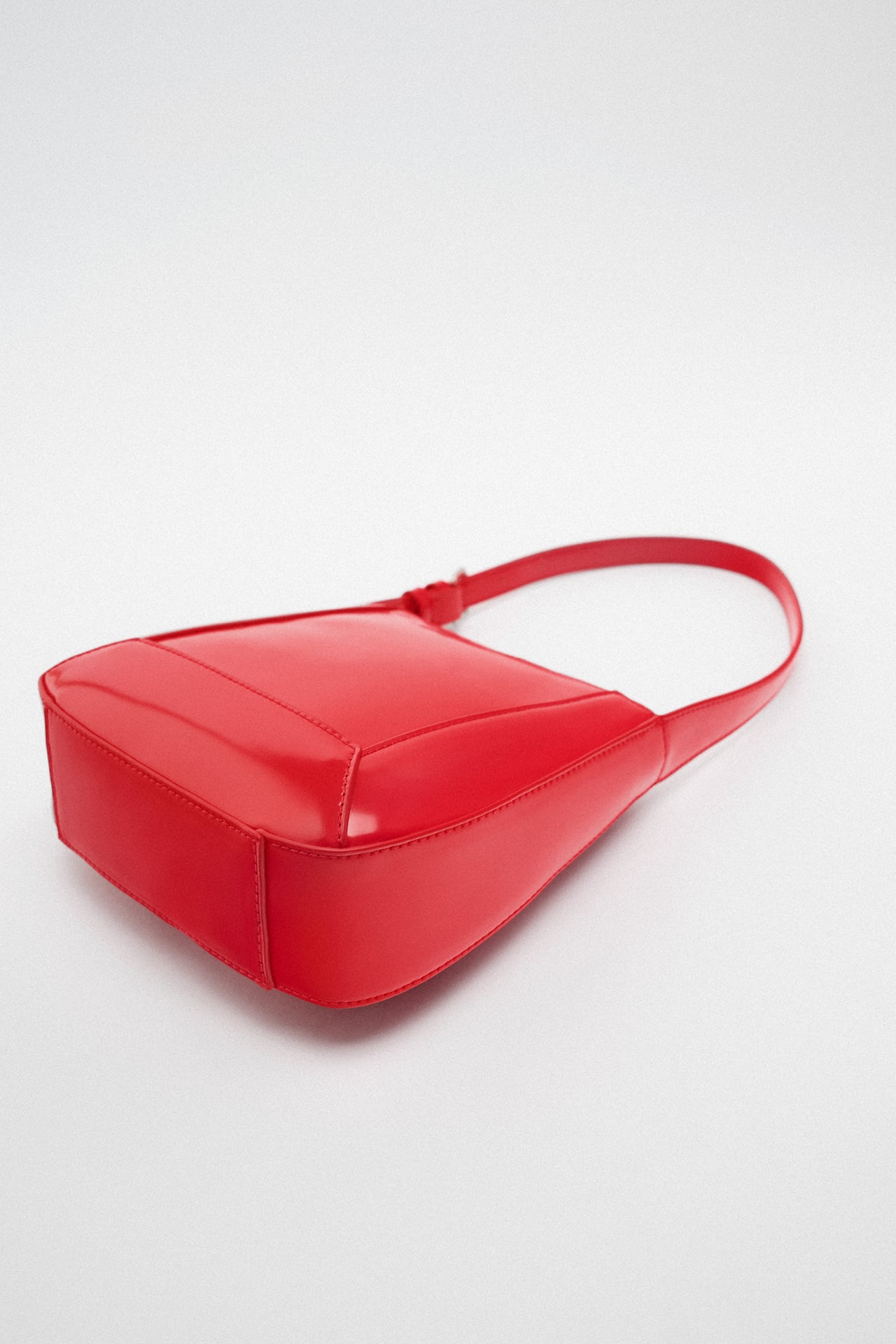 MINIMALIST SHOULDER BAG