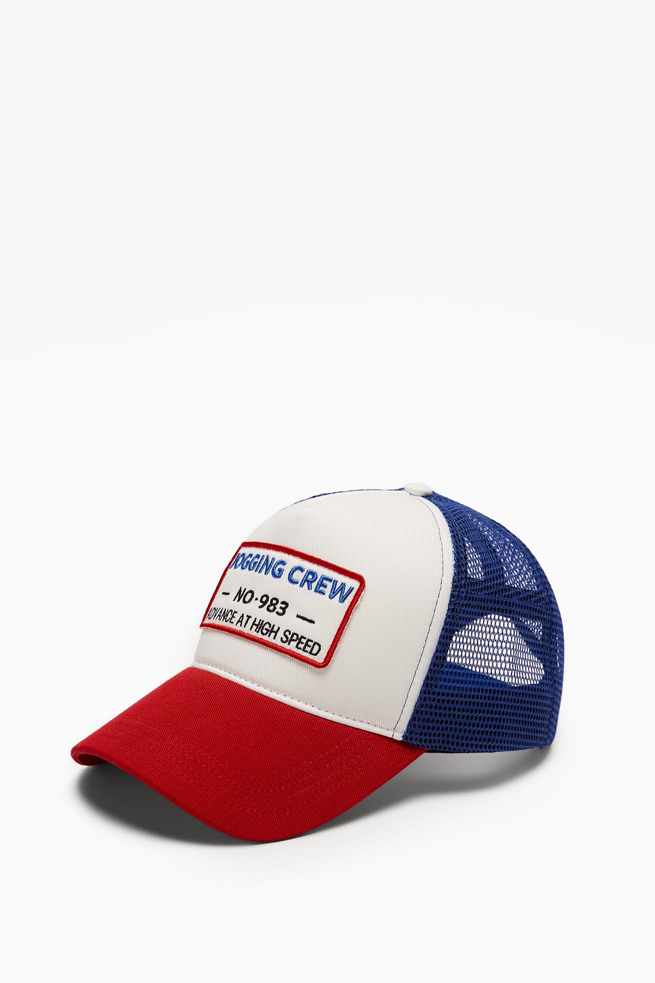 CAP WITH CONTRAST PATCH