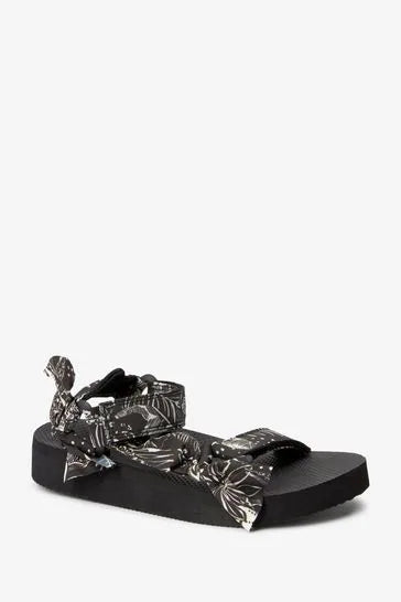 TREKKER SANDALS