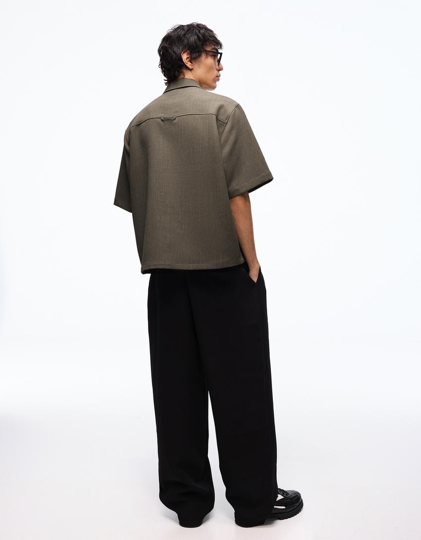 SHORT SLEEVE BOXY TAILORED FIT SHIRT