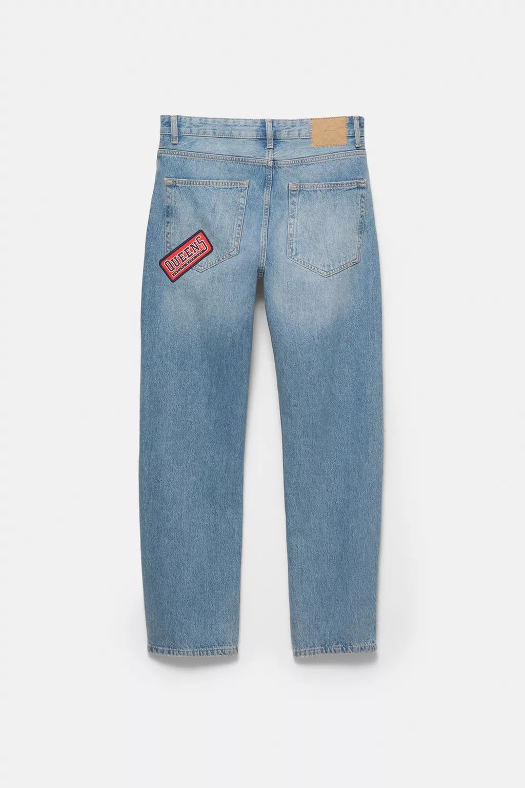STRAIGHT LEG JEANS WITH PATCHES