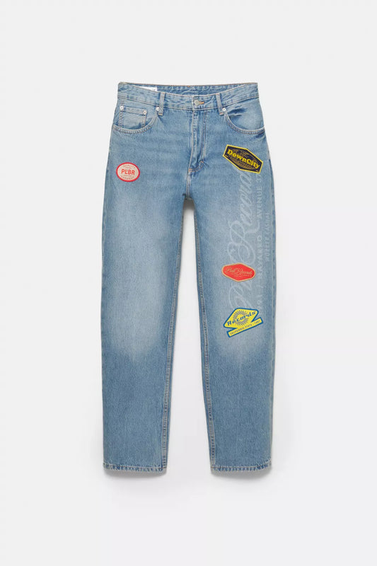 STRAIGHT LEG JEANS WITH PATCHES