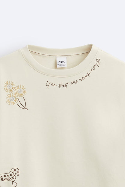 SWEATSHIRT WITH CONTRAST EMBROIDERY