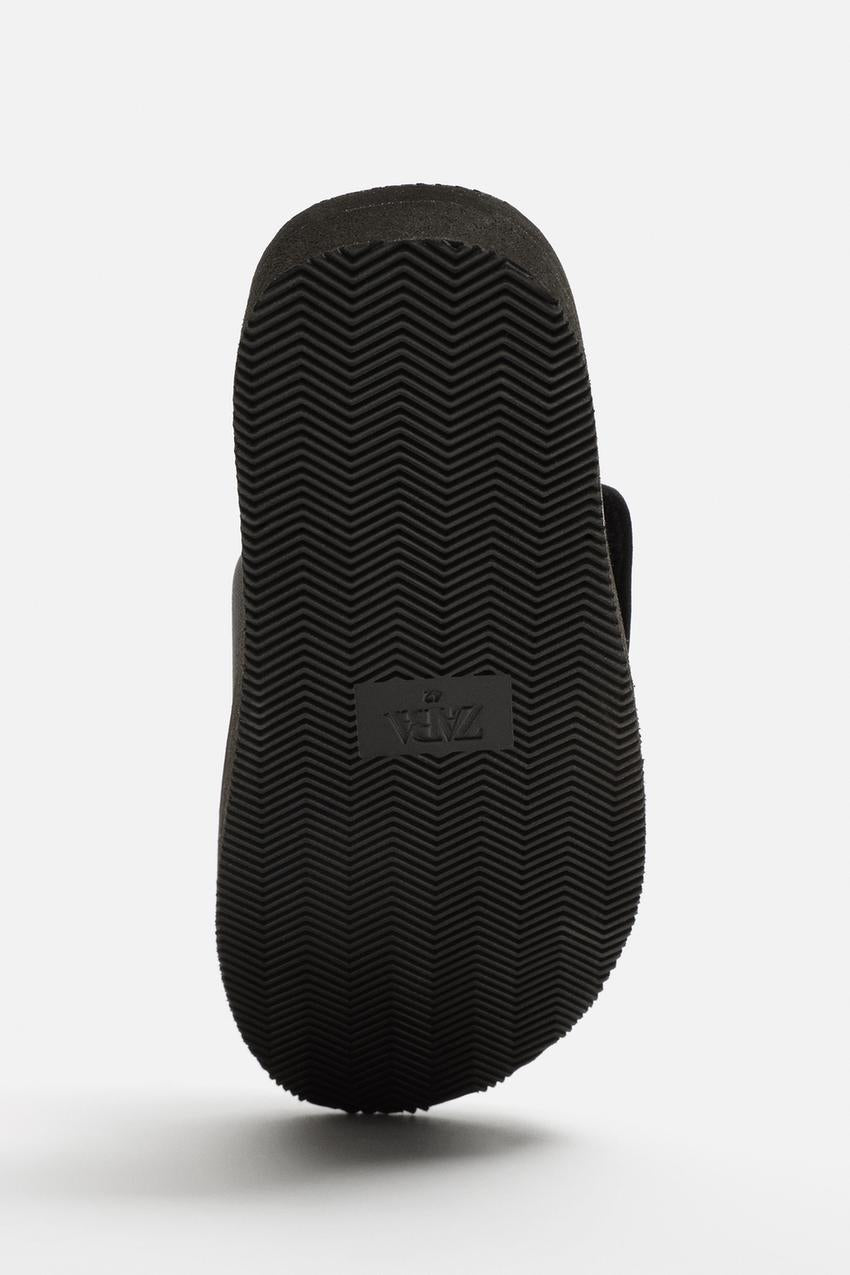 QUILTED SLIDER SANDALS