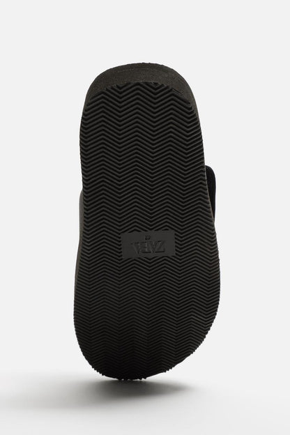 QUILTED SLIDER SANDALS