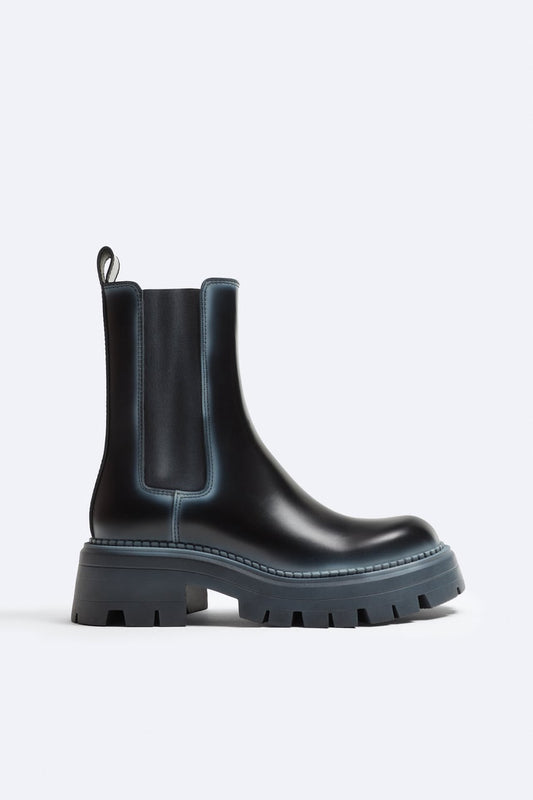 DISTRESSED CHUNKY BOOTS