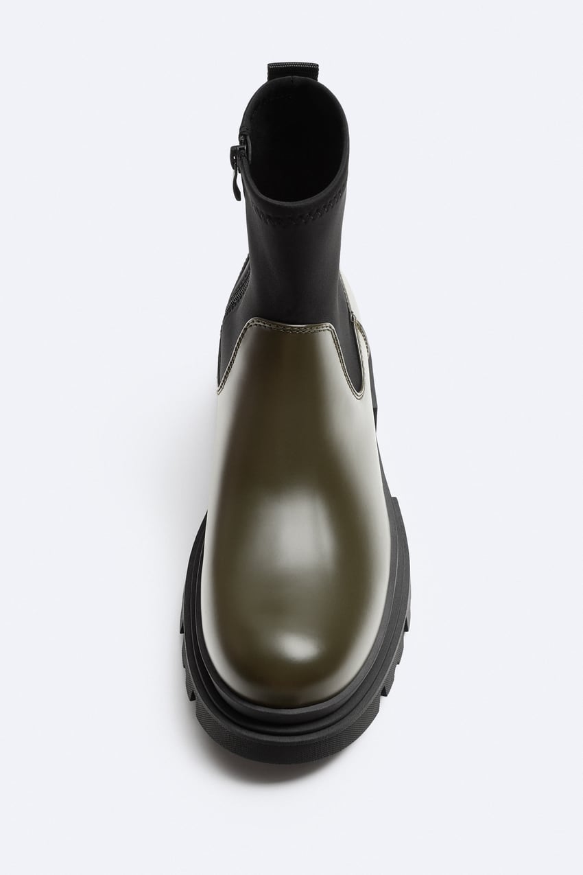 BOOTS WITH TRACK SOLE