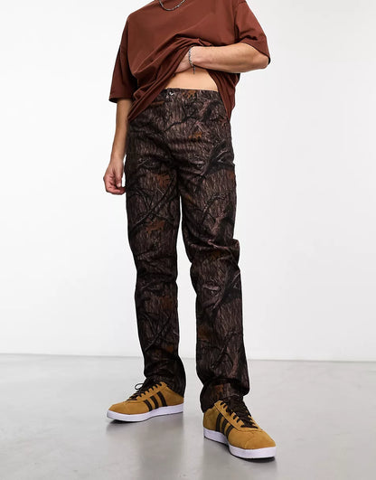 STRAIGHT CHINO IN BROWN CAMO PRINT