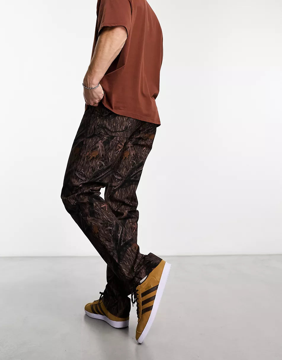 STRAIGHT CHINO IN BROWN CAMO PRINT