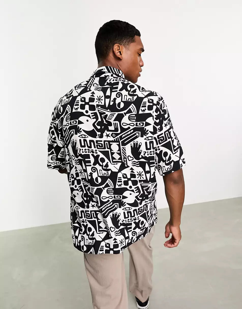 GEOMETRIC SHAPES PRINTED SHIRT IN BLACK AND WHITE