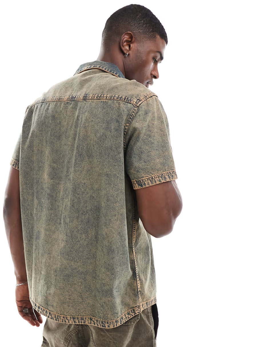 RELAXED REVERE WASHED DENIM SHIRT IN BROWN