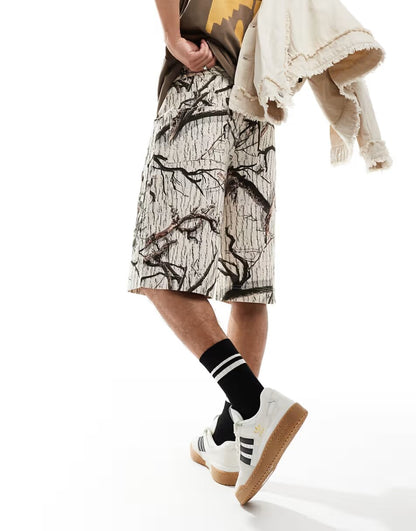 OVERSIZED CAMO PRINT SHORTS IN MULTI