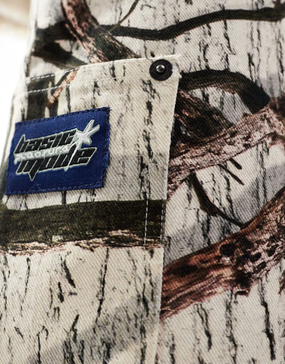OVERSIZED CAMO PRINT SHORTS IN MULTI