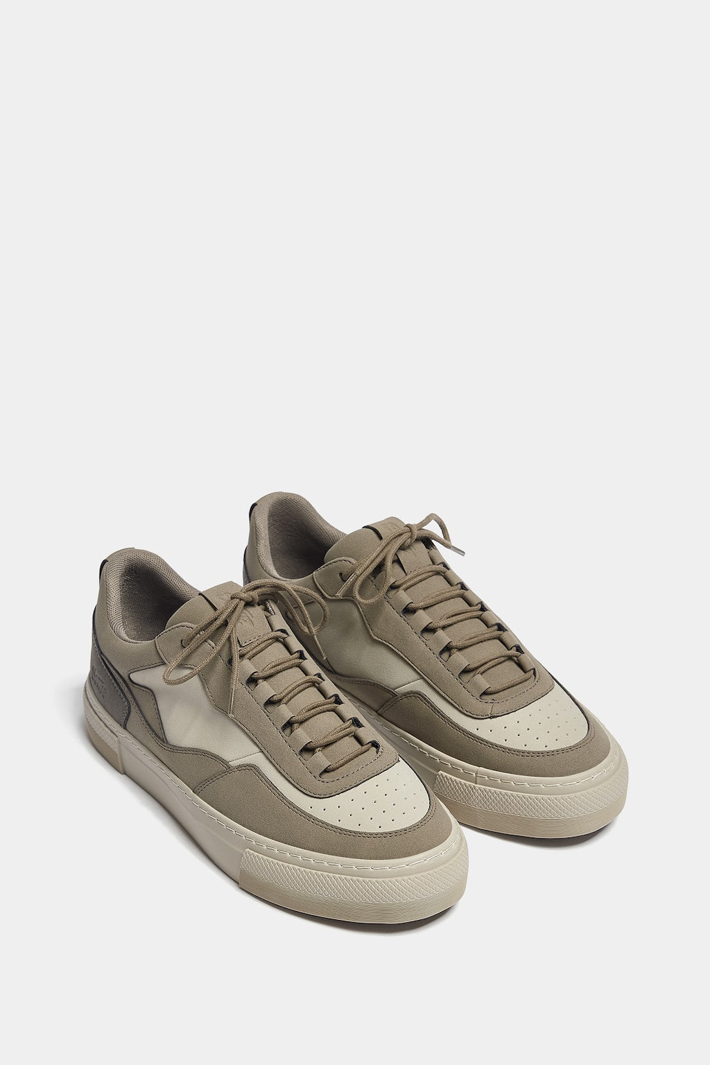 BASIC URBAN TRAINERS