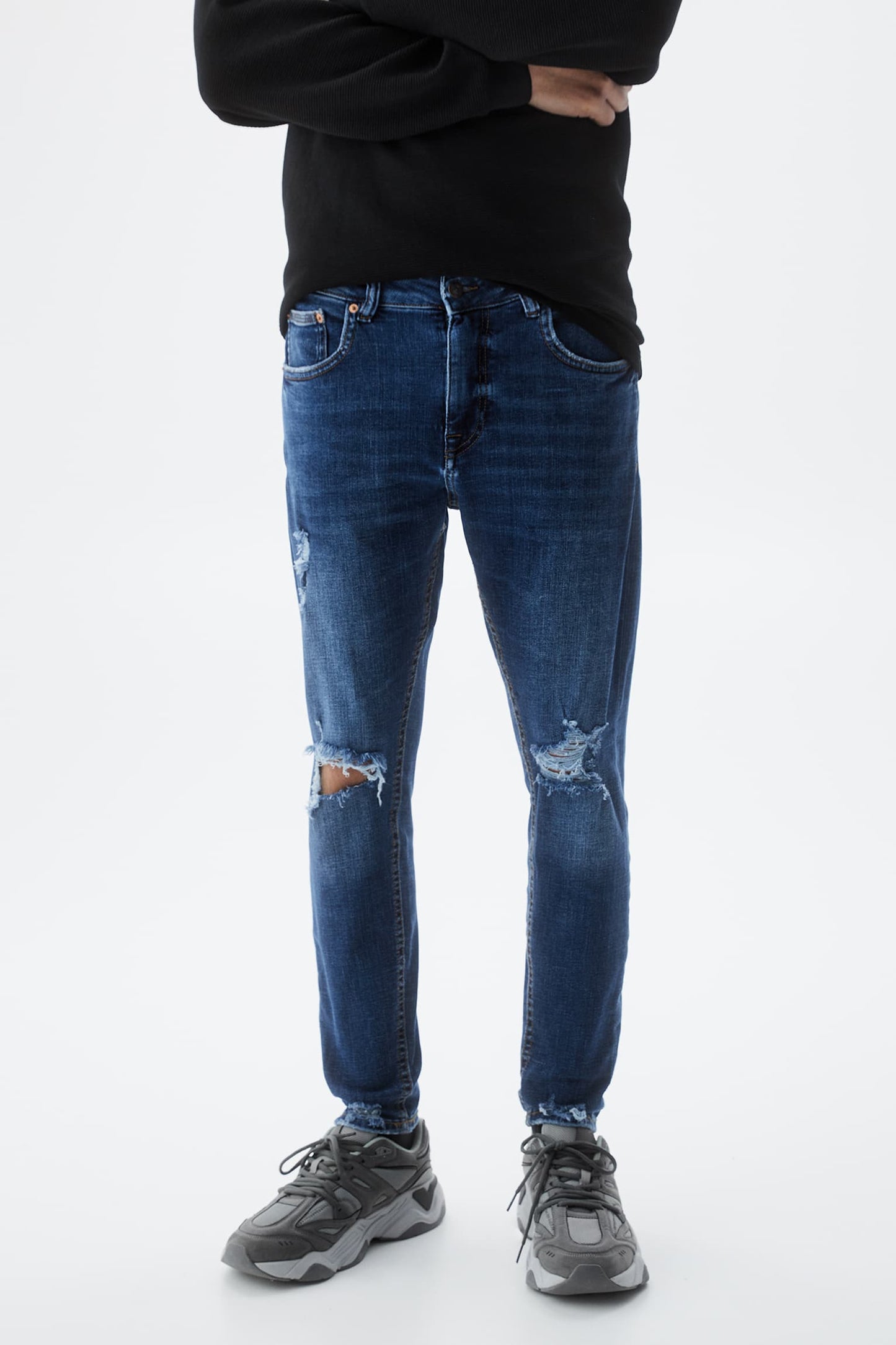 RIPPED SUPER SKINNY JEANS