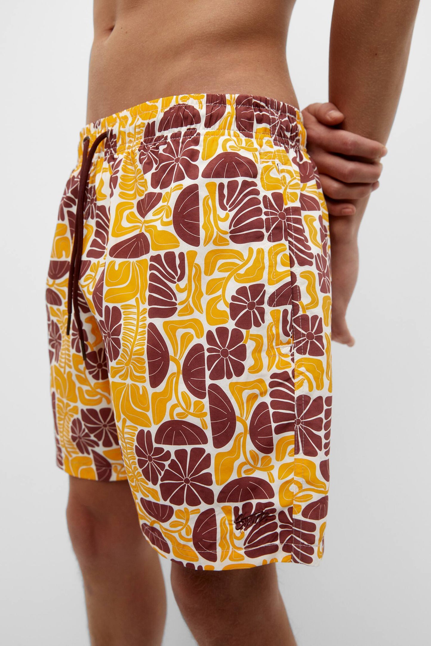 RETRO FLORAL SWIMMING TRUNKS