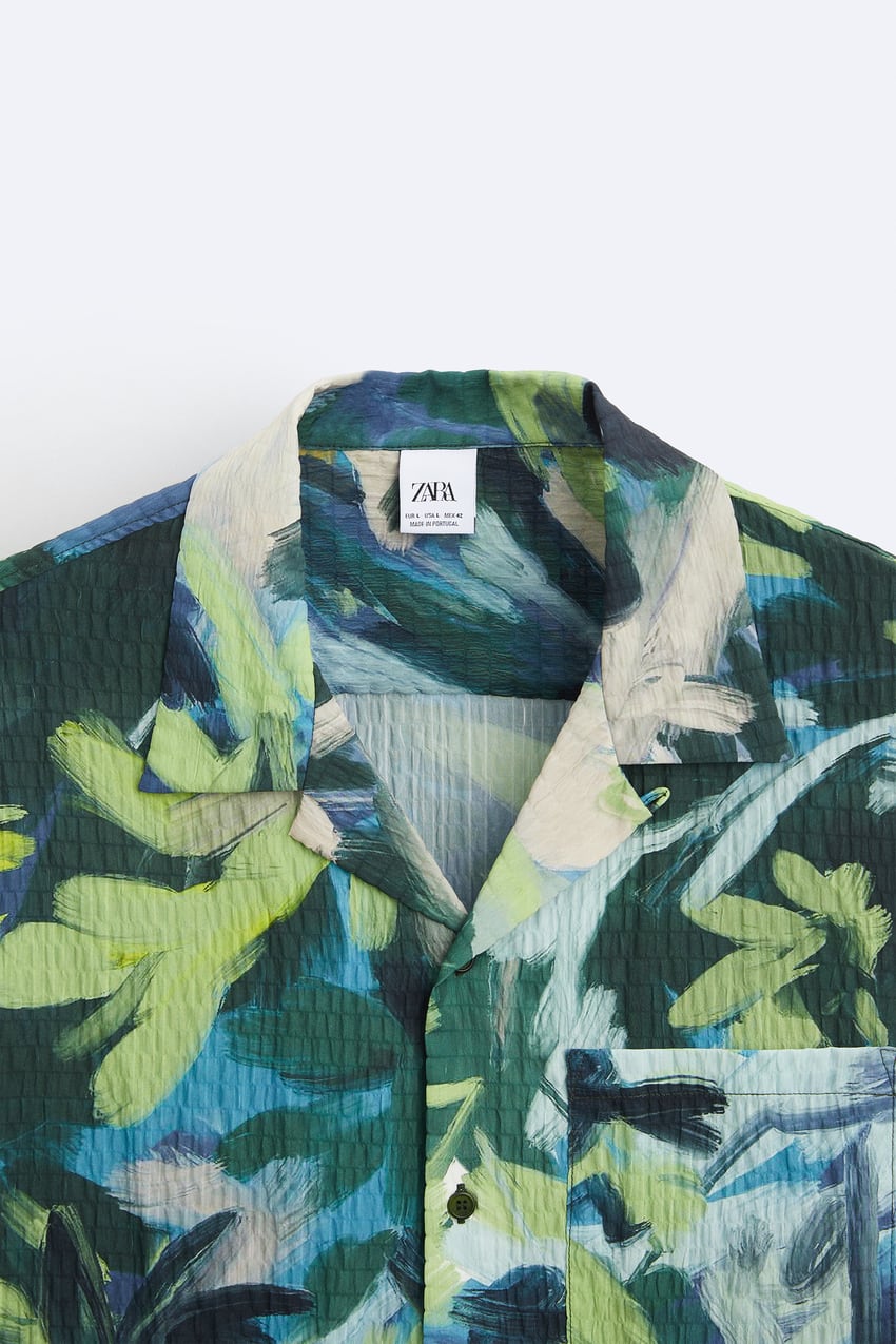 Abstract print shirt, Textured shirt, Button-down shirt, Short-sleeved shirt, Camp collar shirt, Chest patch pocket, Button-up front, Polyester shirt, Machine washable shirt, Relaxed fit shirt,