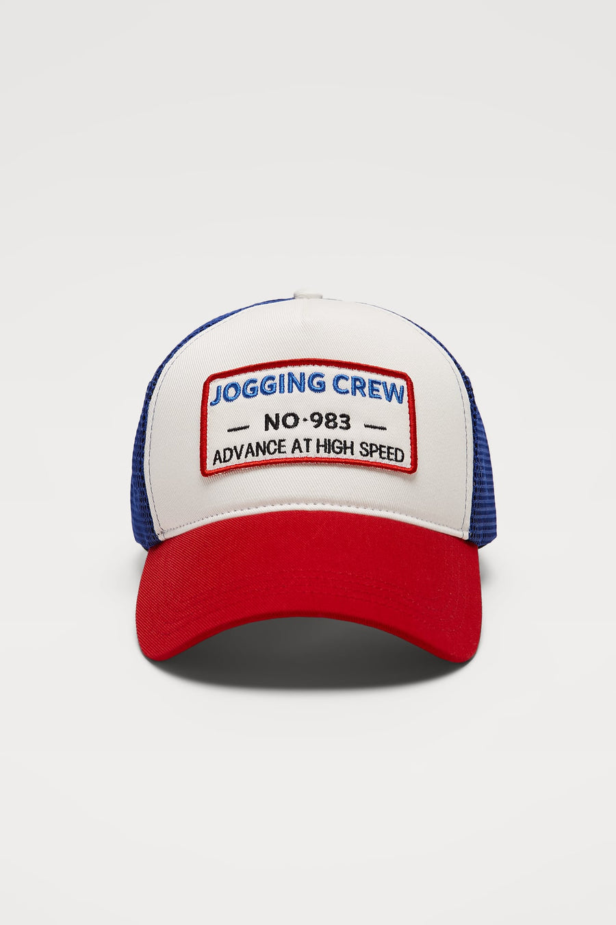CAP WITH CONTRAST PATCH