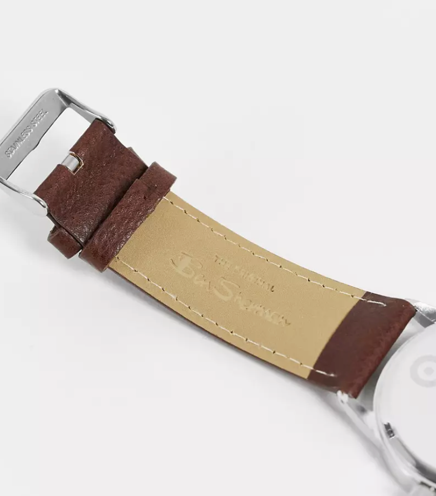 CLASSIC ANALOGUE WATCH WITH WHITE DIAL