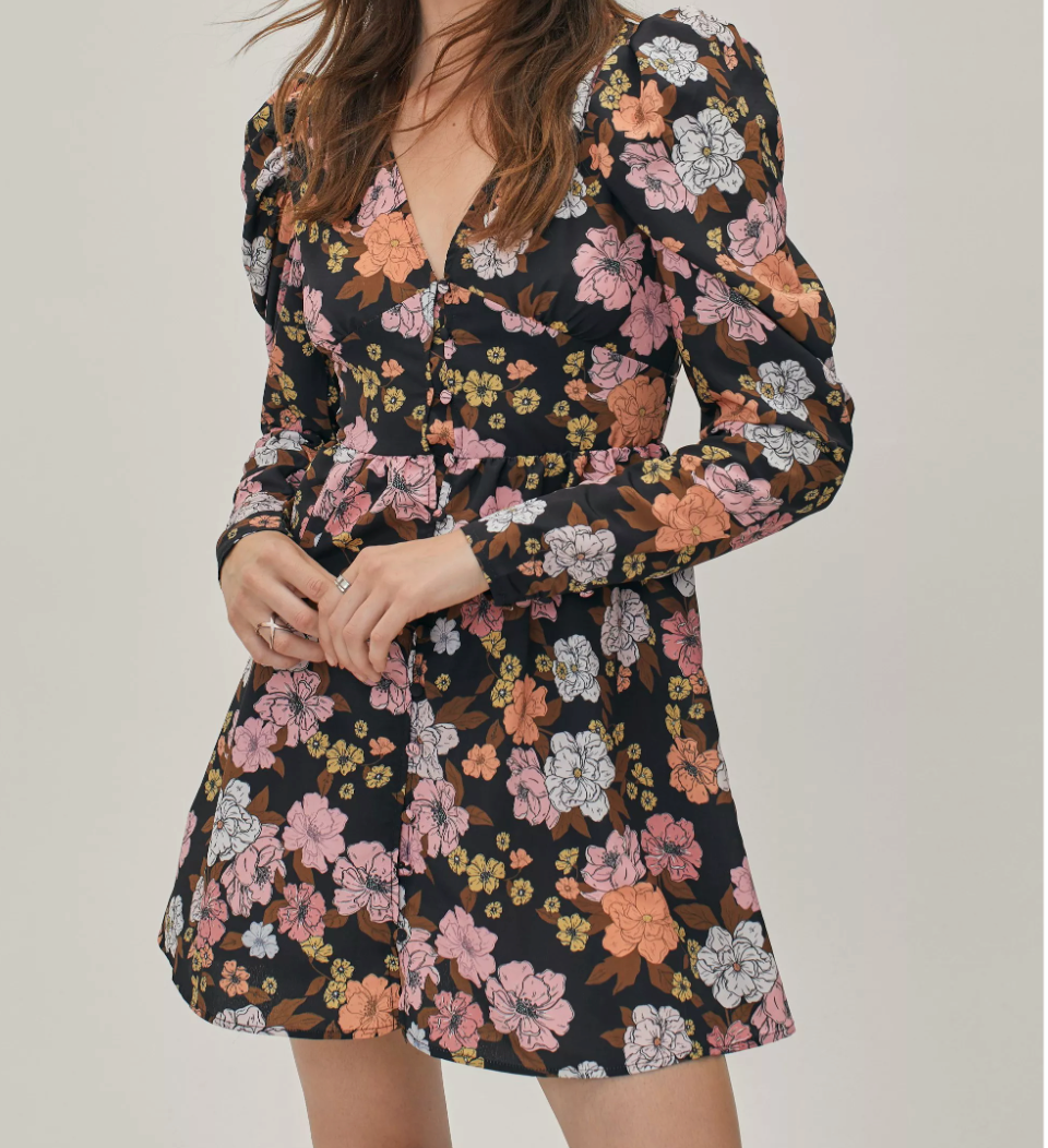 PUFF SLEEVE V NECK MINI DRESS IN PRINT