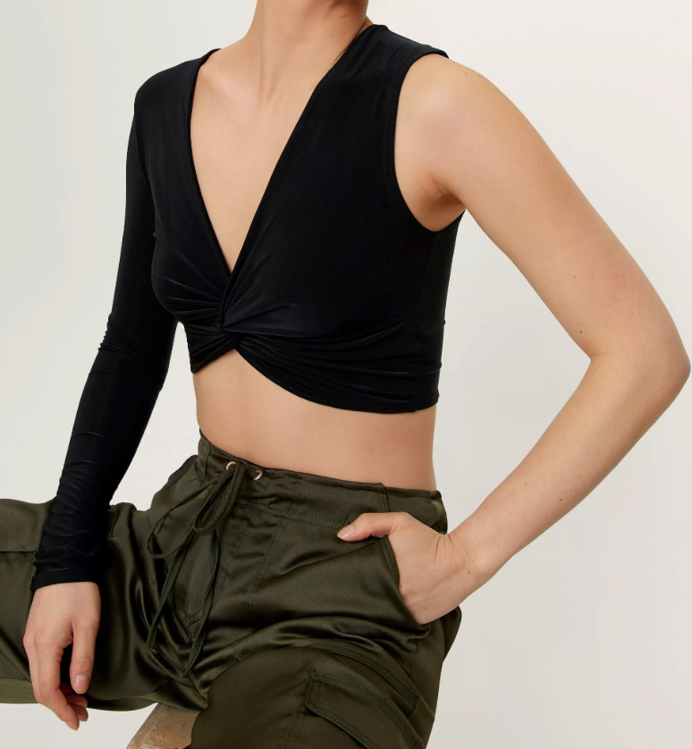 SLINKY KNOT FRONT ONE SLEEVE TOP